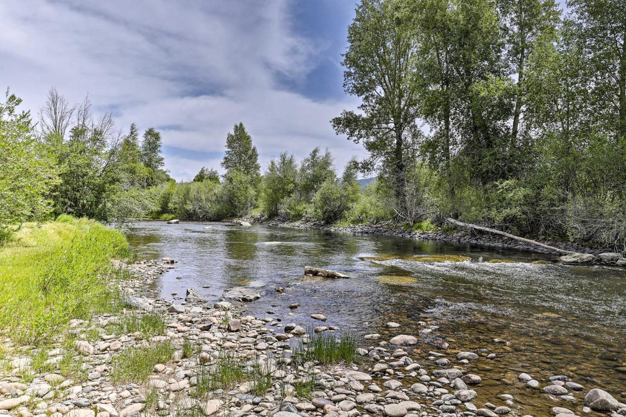 Riverfront Cabin About 4 Mi To Granby Ranch! المظهر الخارجي الصورة