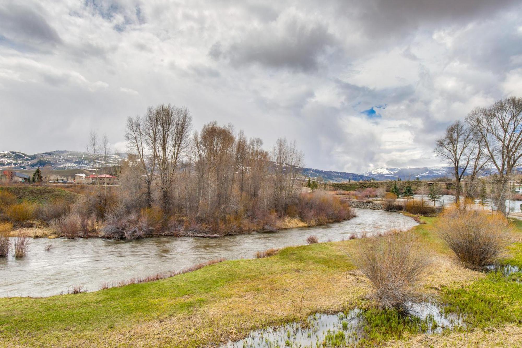 Riverfront Cabin About 4 Mi To Granby Ranch! المظهر الخارجي الصورة