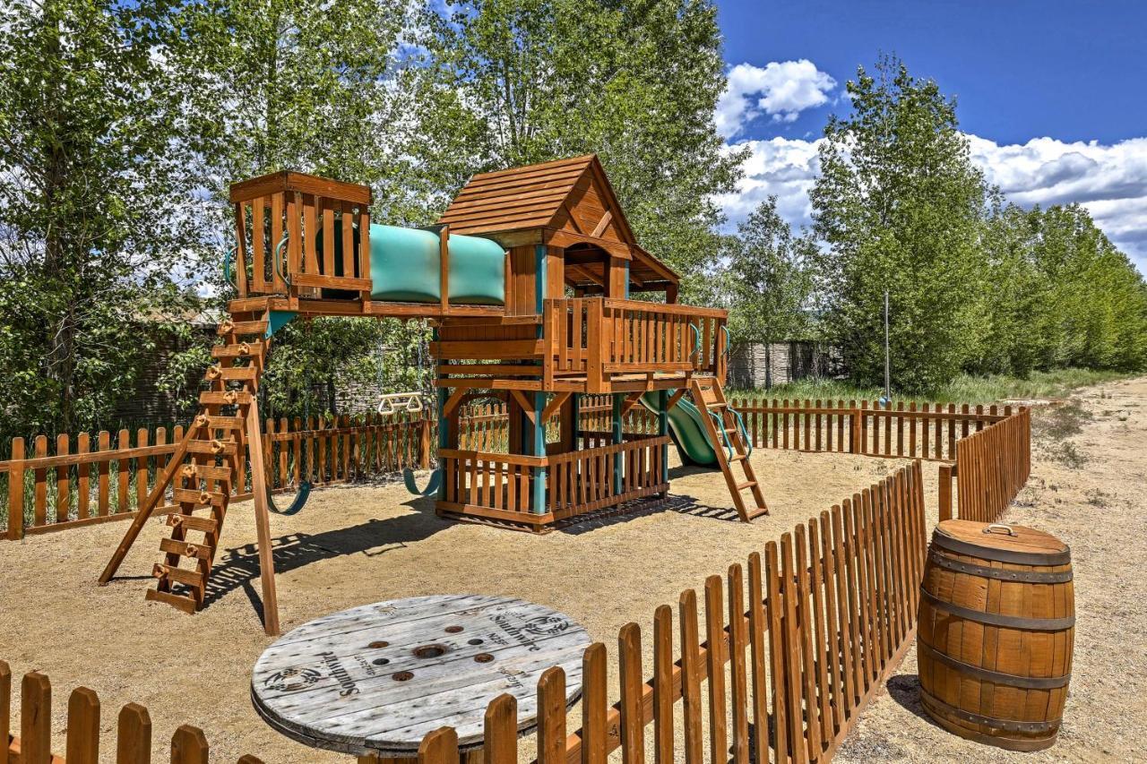 Riverfront Cabin About 4 Mi To Granby Ranch! المظهر الخارجي الصورة
